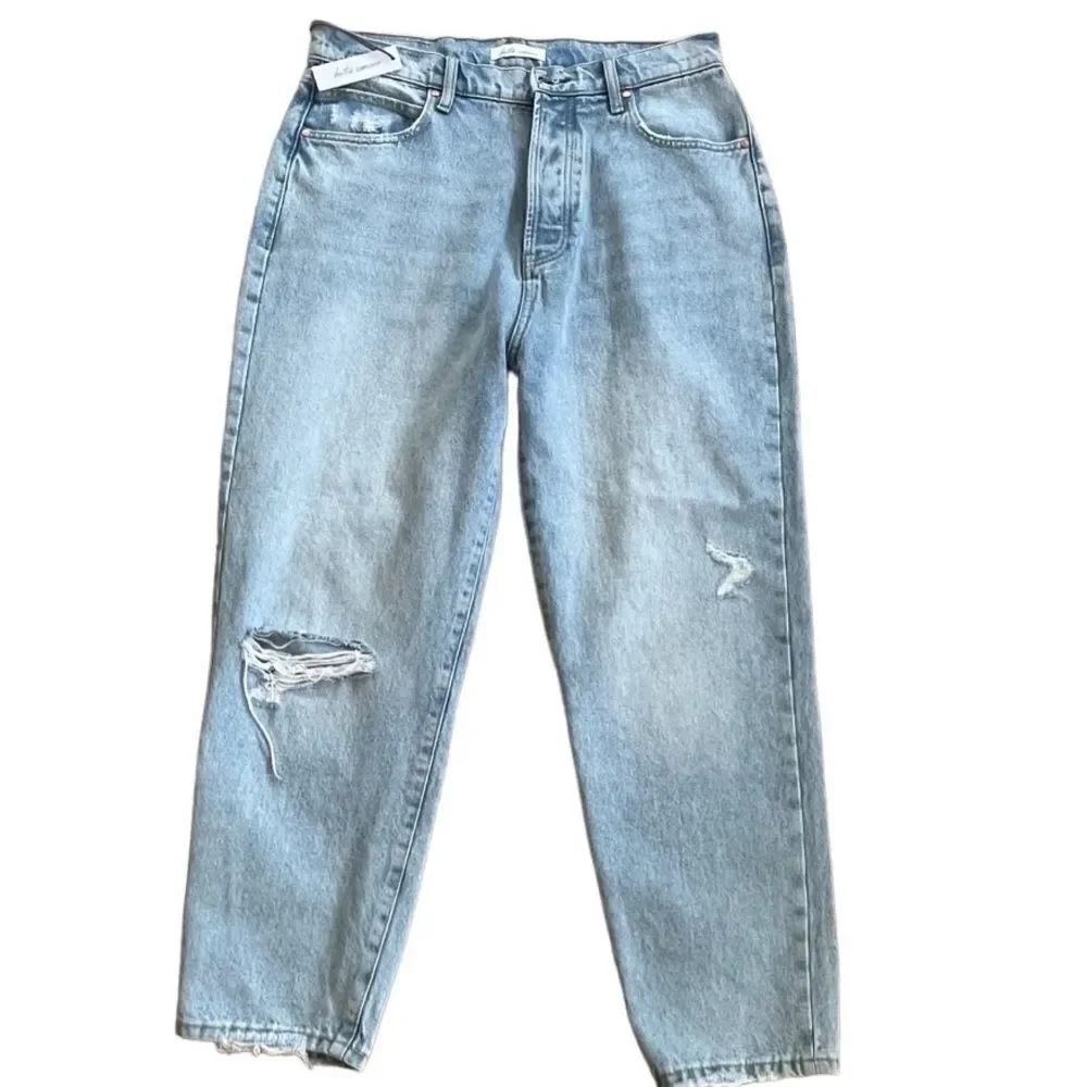 New with tags Betro Simone light wash Mom high rise 5 pocket straight leg jeans